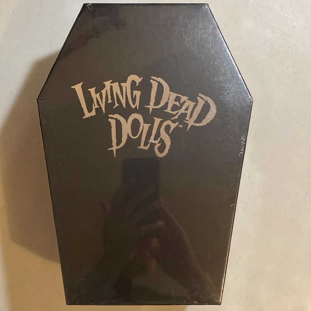 Living Dead Dolls Nosferatu & Victim Vampire